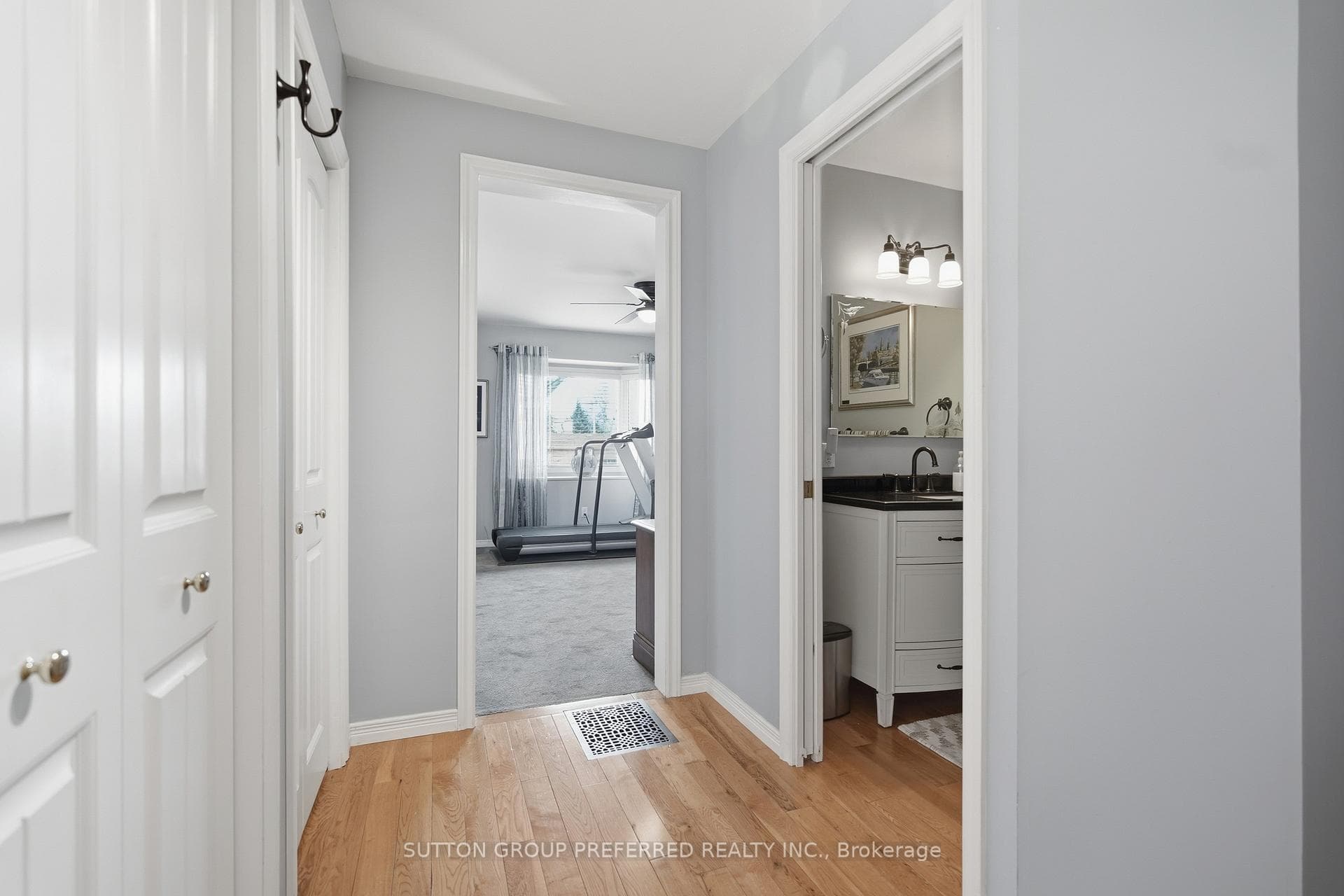 156 St George Street photo 19