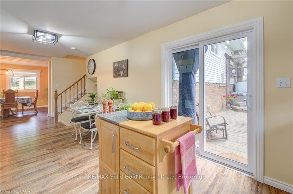 83 William Street photo 15