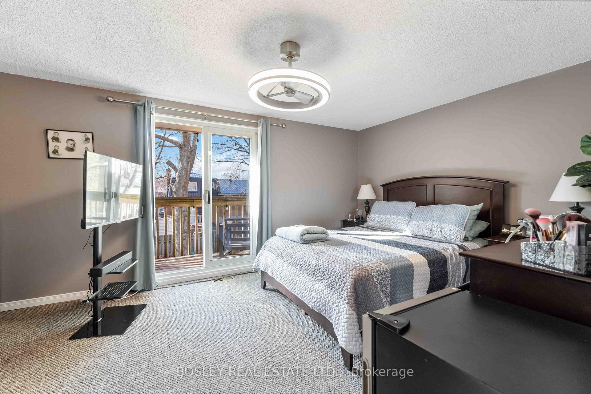 50 LAKESHORE Road Unit 61 photo 29