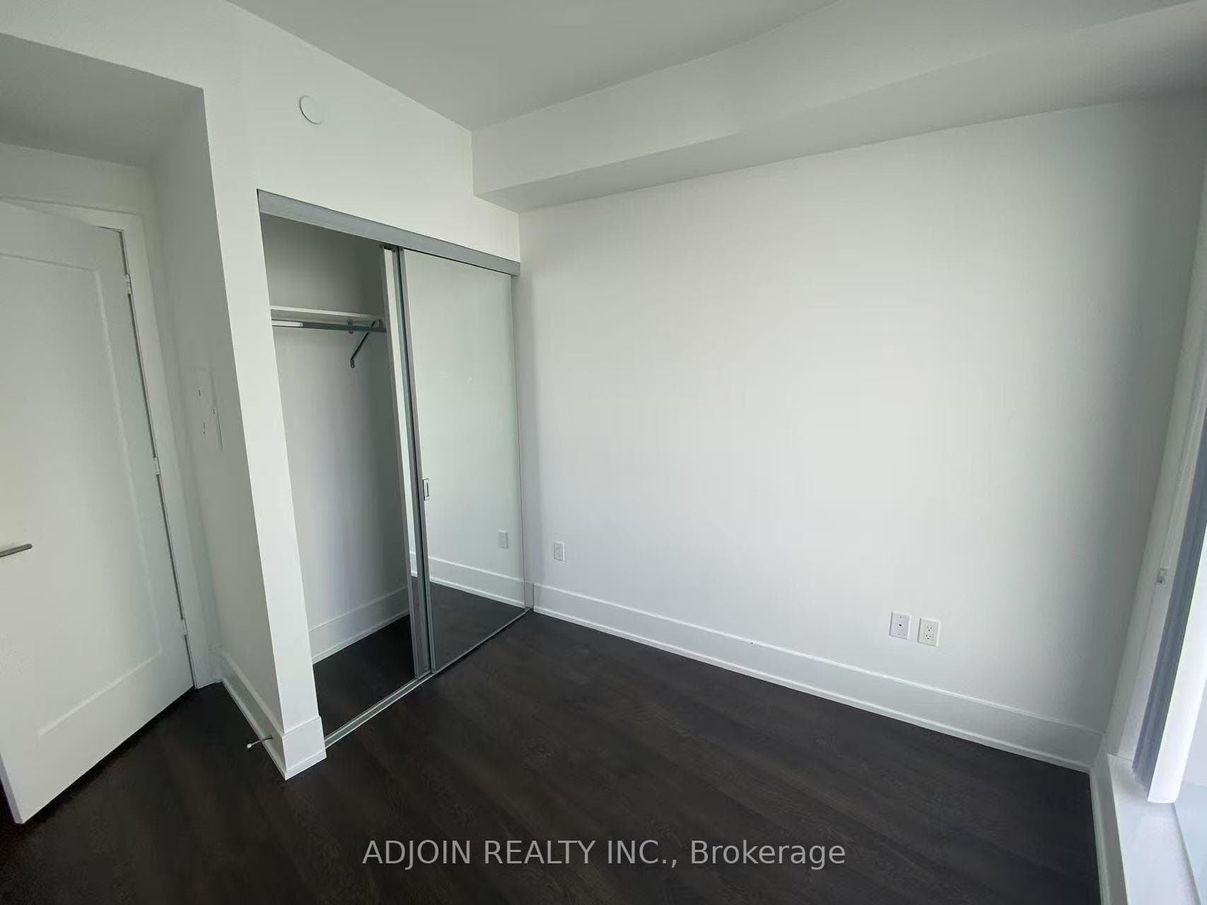 10 York Street Unit 5205 photo 9