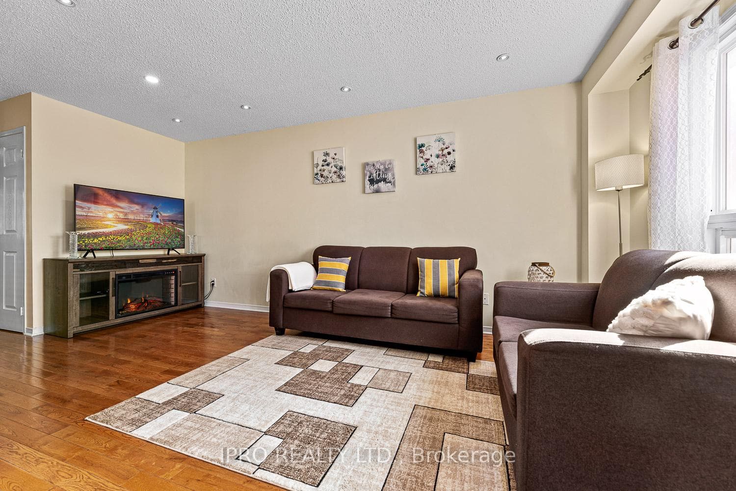 127 Meadowlark Drive photo 12