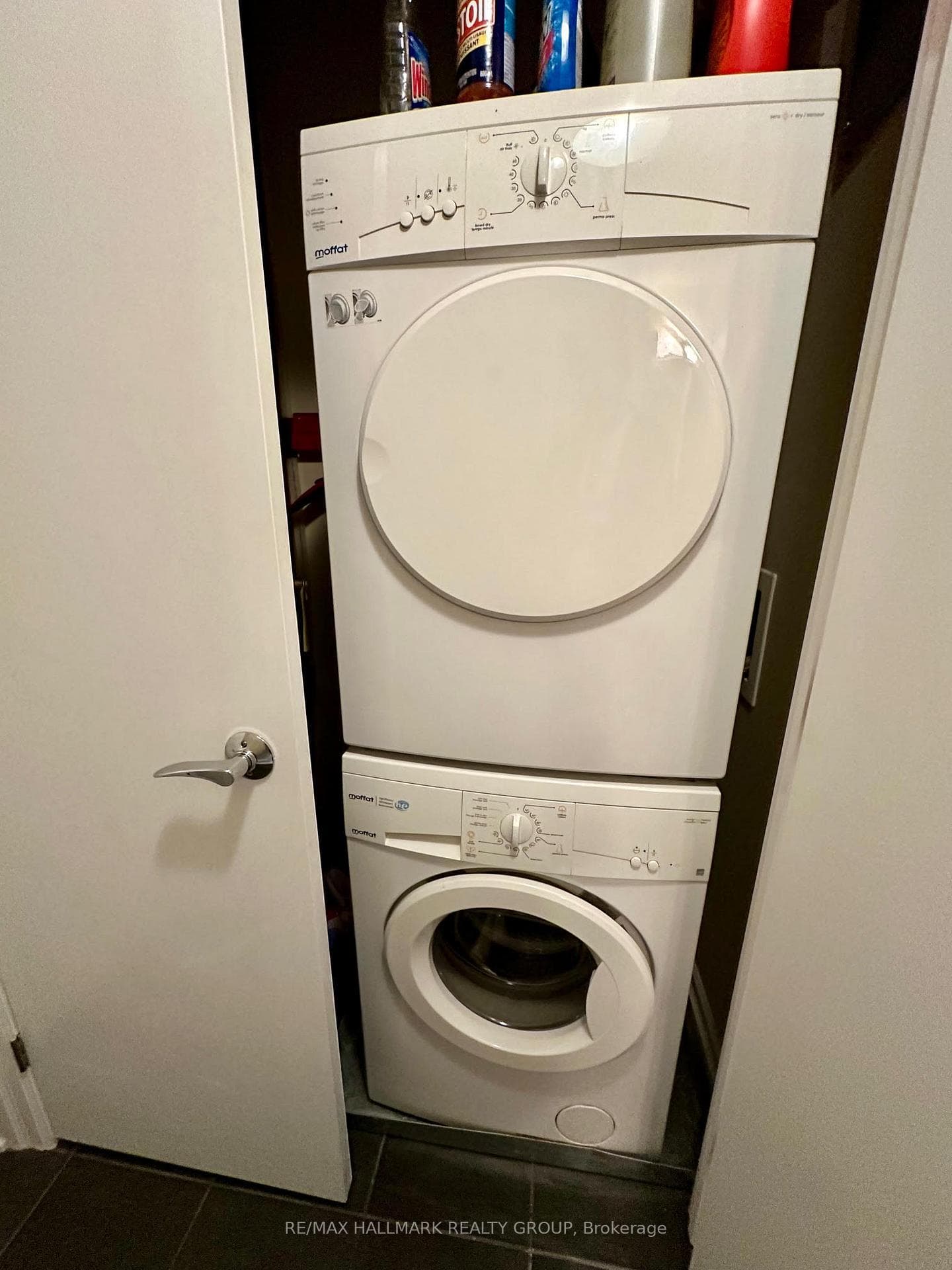 245 KENT Street Unit 407 photo 9