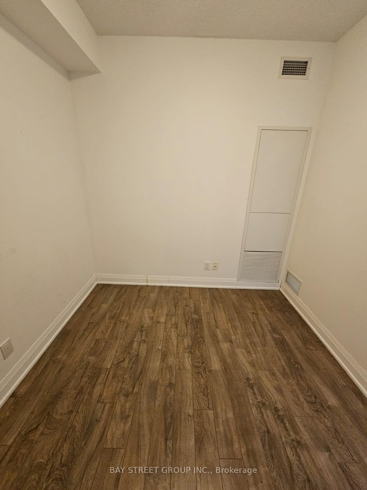 28 uptown Drive Unit 315 photo 4