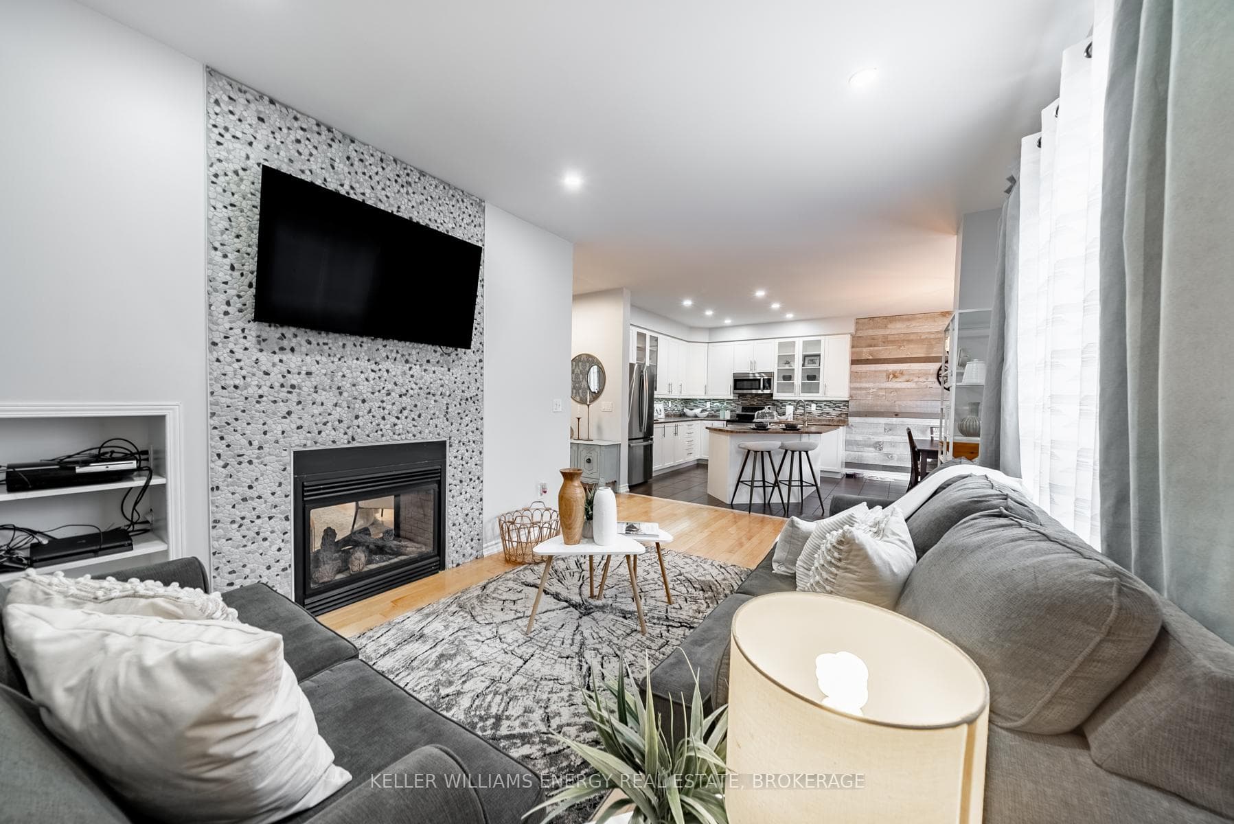 182 Bons Avenue photo 16