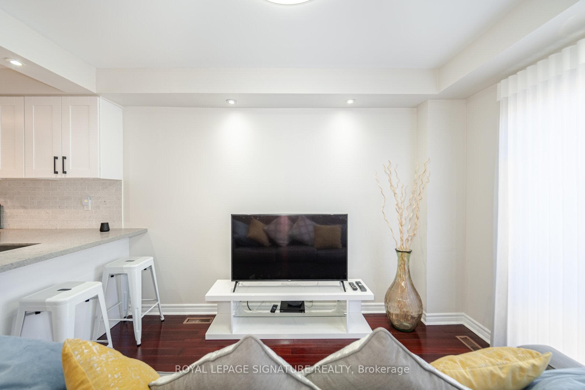22 Larissa Court photo 12