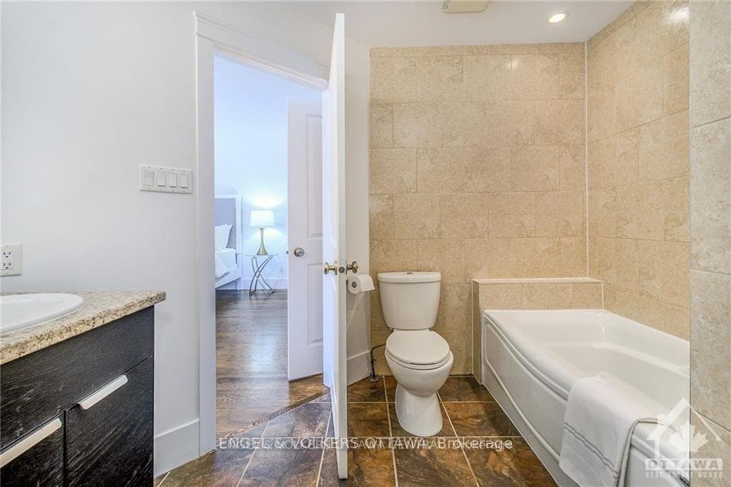 109 MONTAUK N/A photo 14