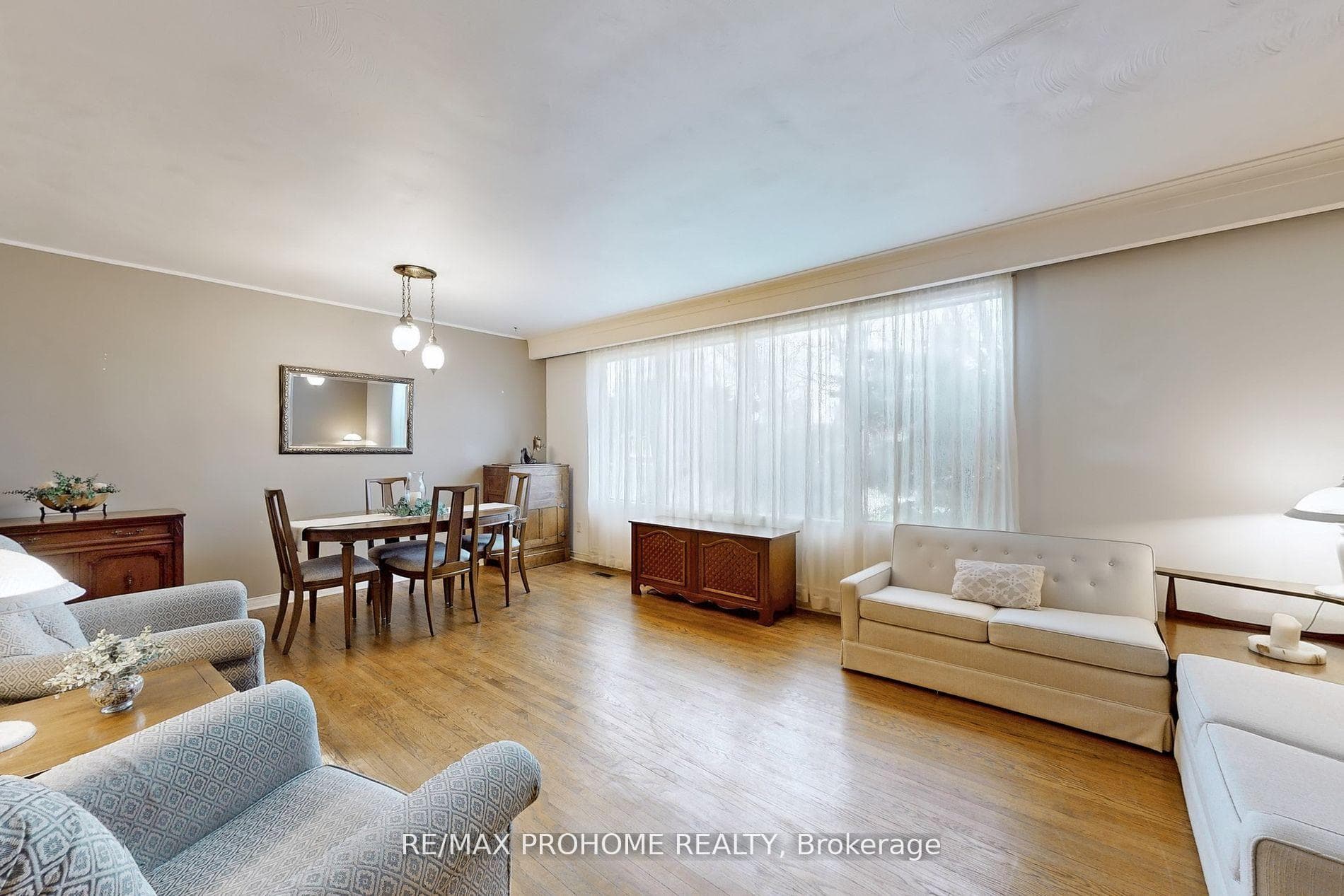 17 Oakworth Crescent photo 4