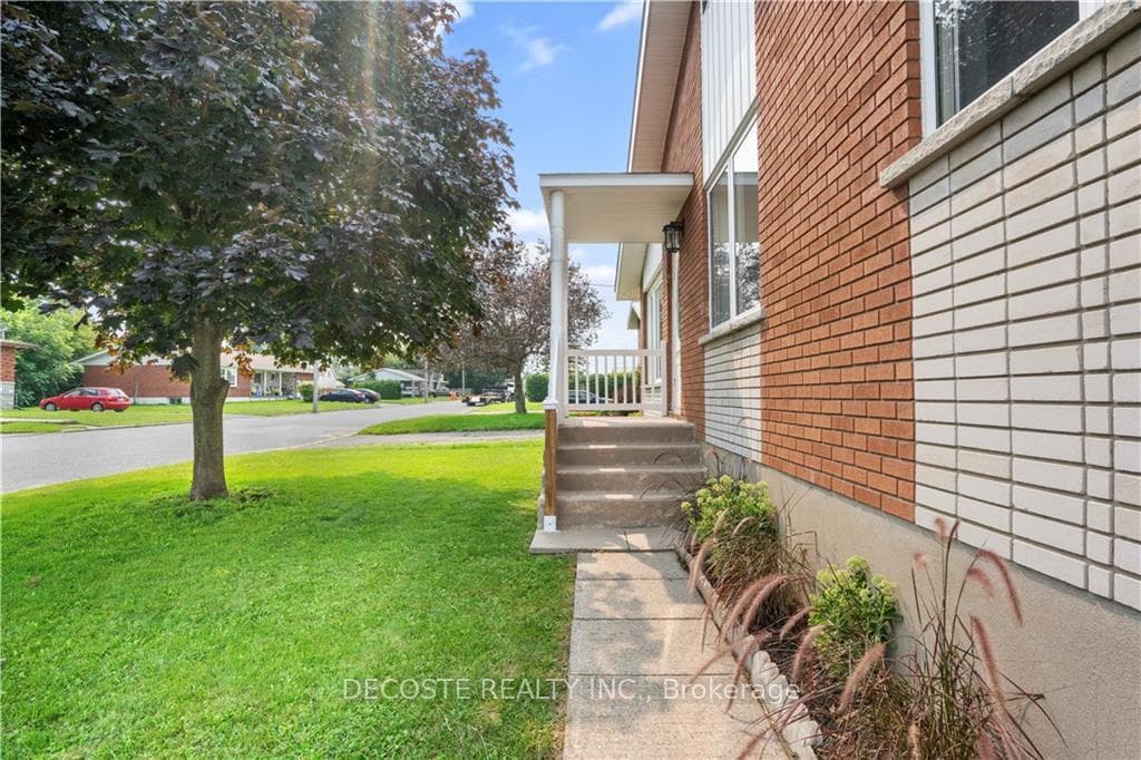 93 ST GEORGE Street photo 29