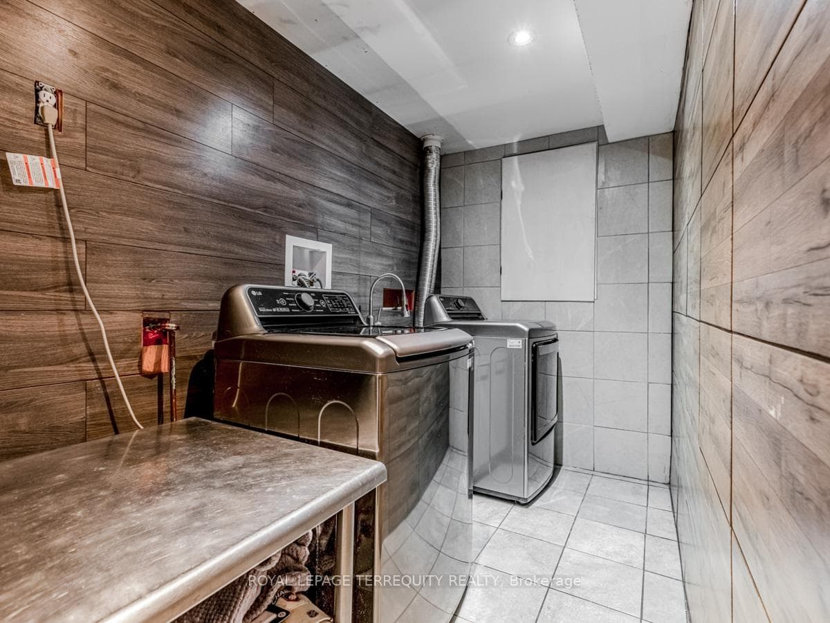 88 Forest Court photo 15