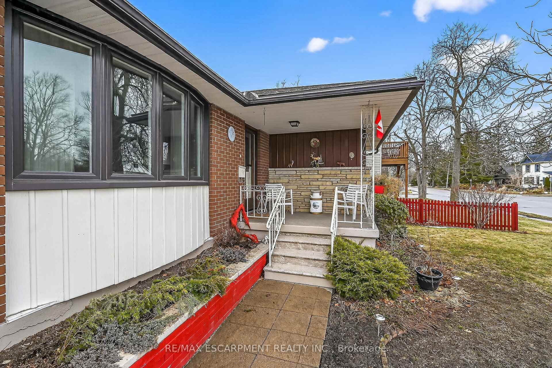 814 CEDAR Street photo 6