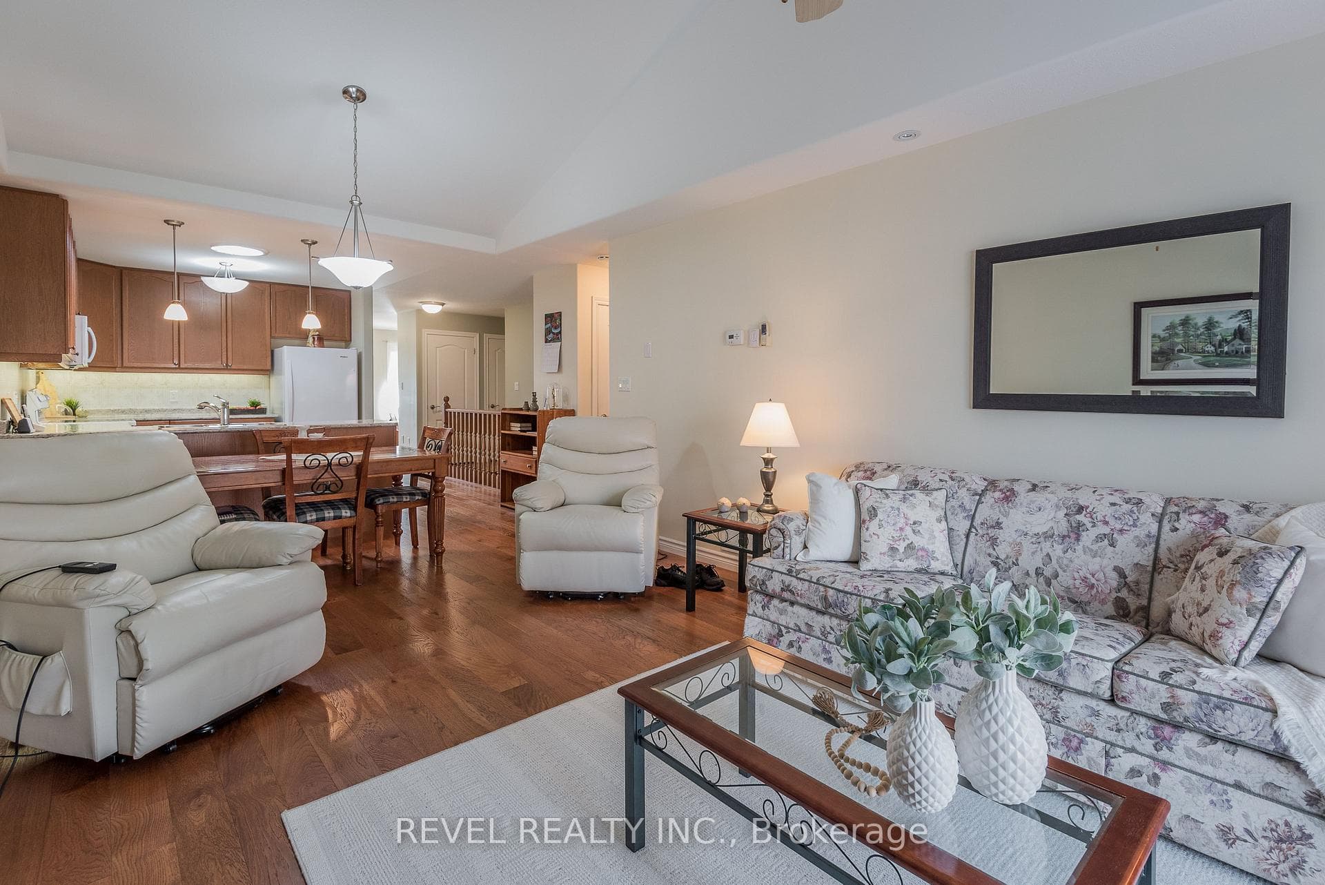 89 Laurent Boulevard photo 11