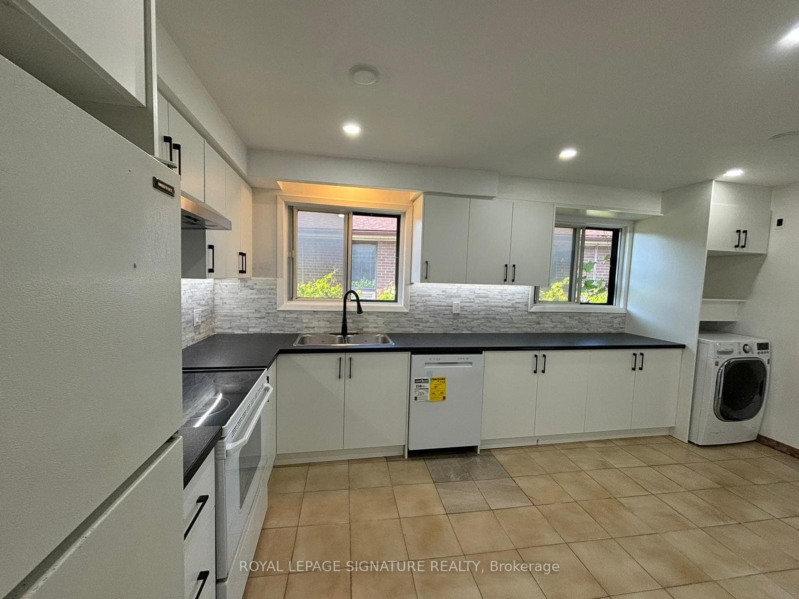 70 Hisey Crescent Unit Upper photo 6
