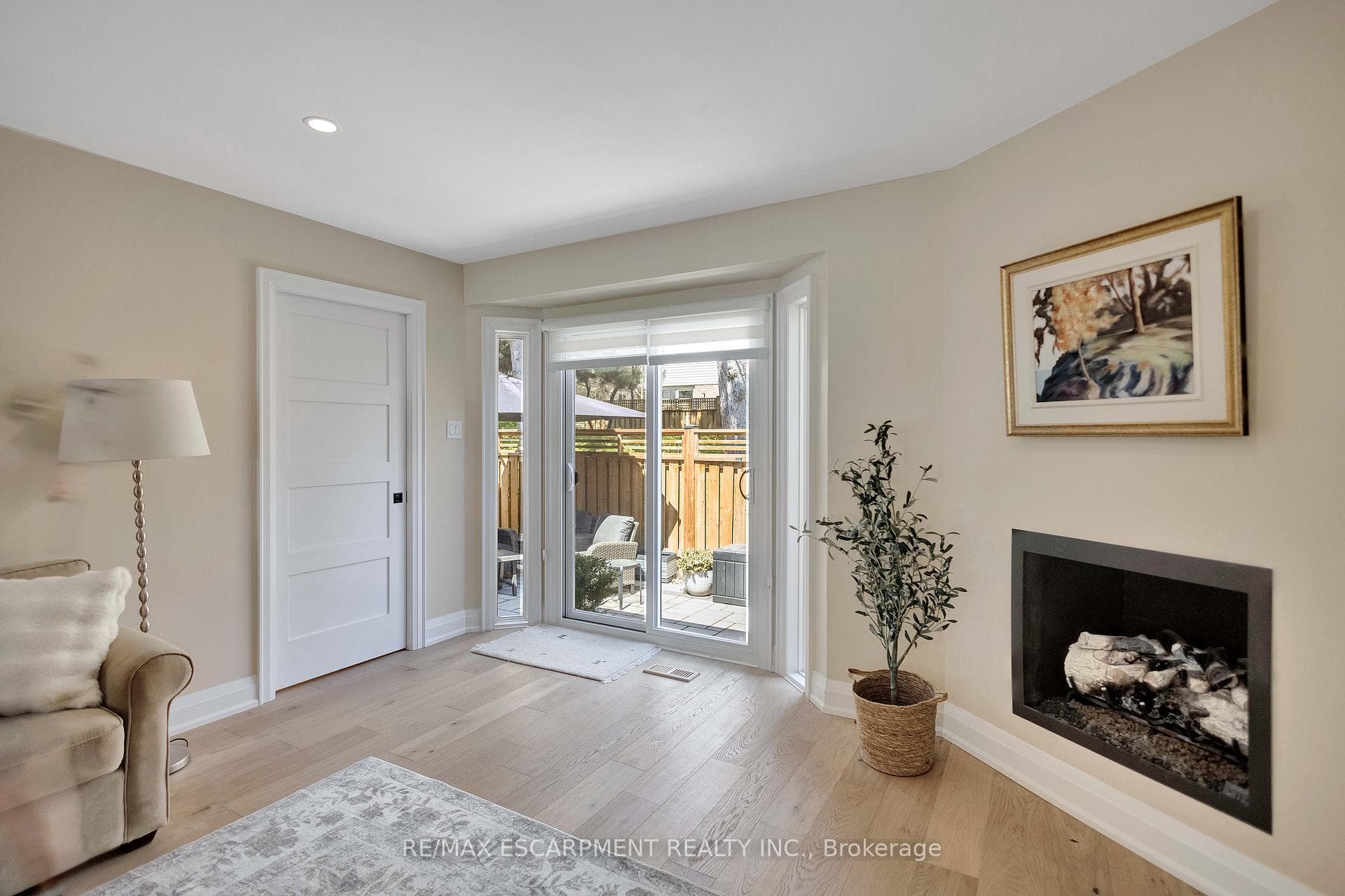 5255 Lakeshore Road Unit 57 photo 18