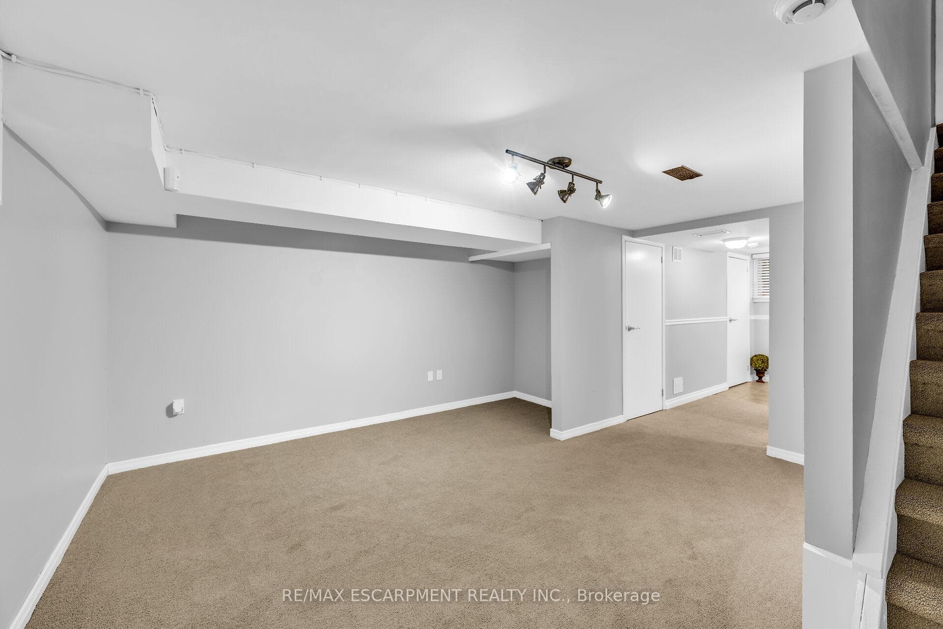 11 Westlake Lane photo 22