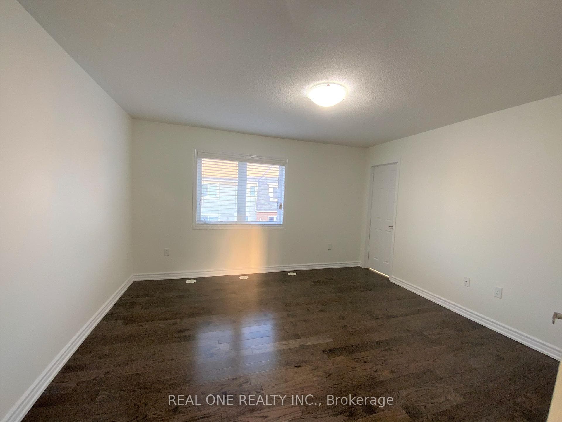 30 Henneberry Lane photo 3