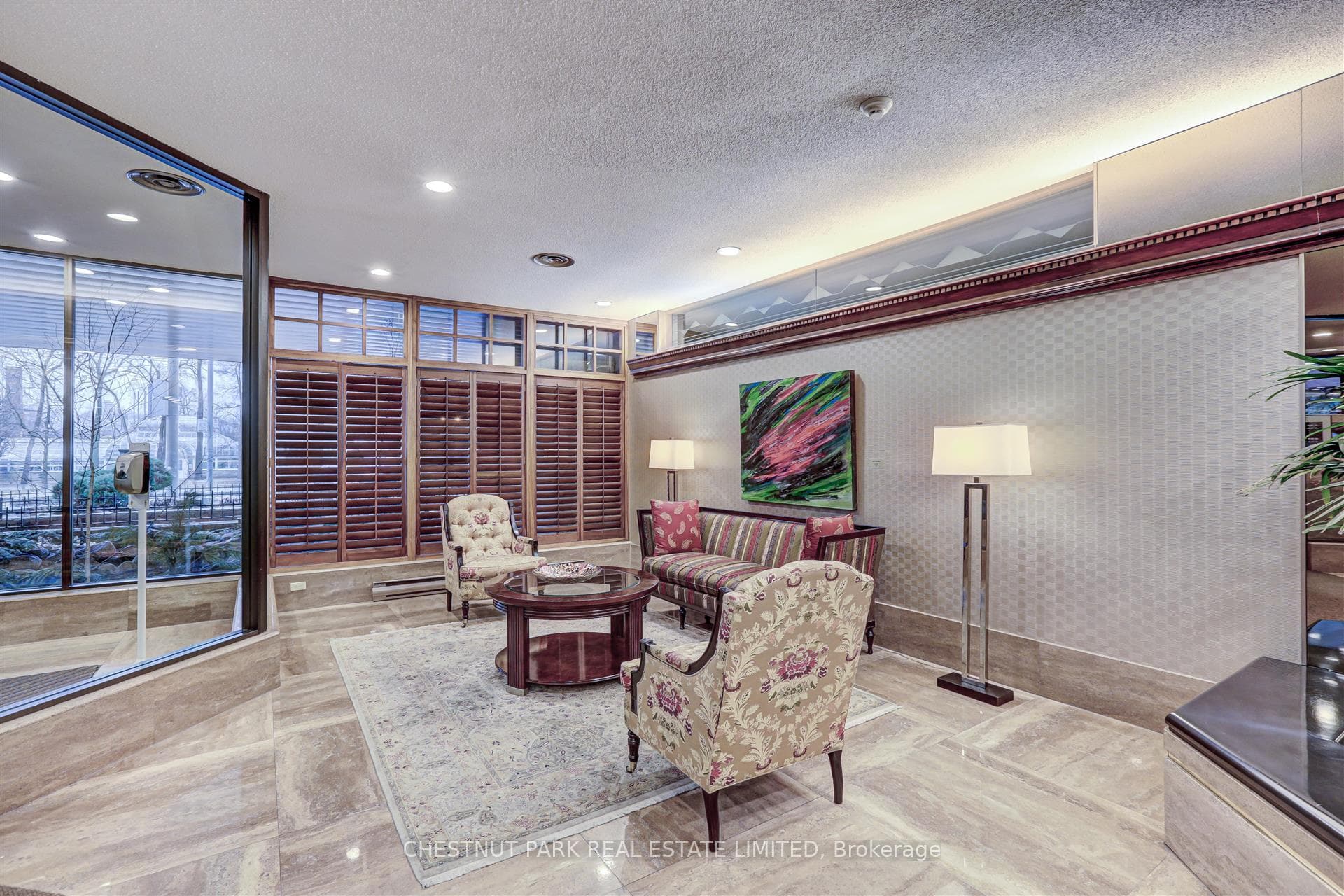 130 Carlton Street Unit 1207 photo 3
