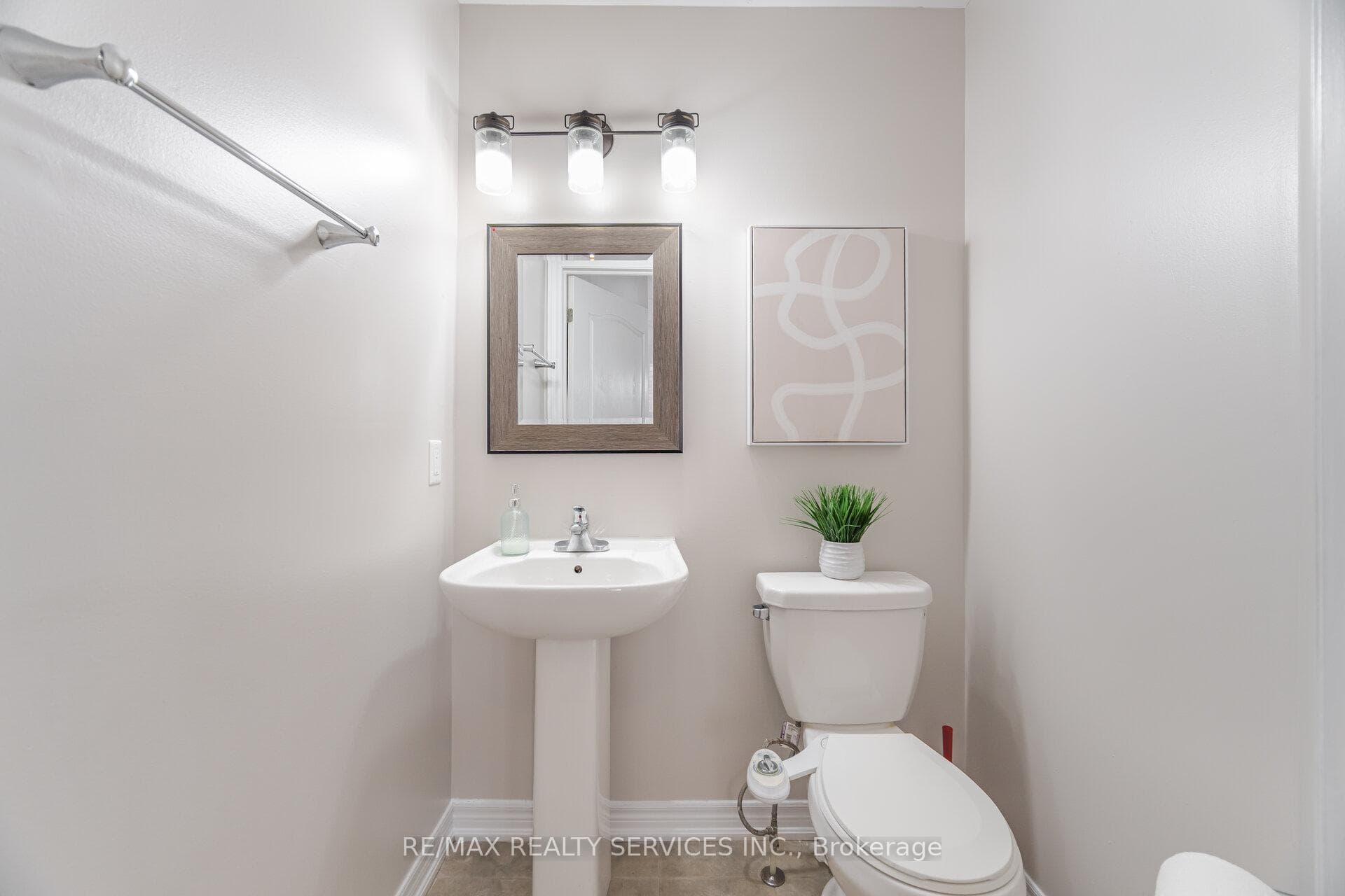 9 Meadowcreek Road photo 20