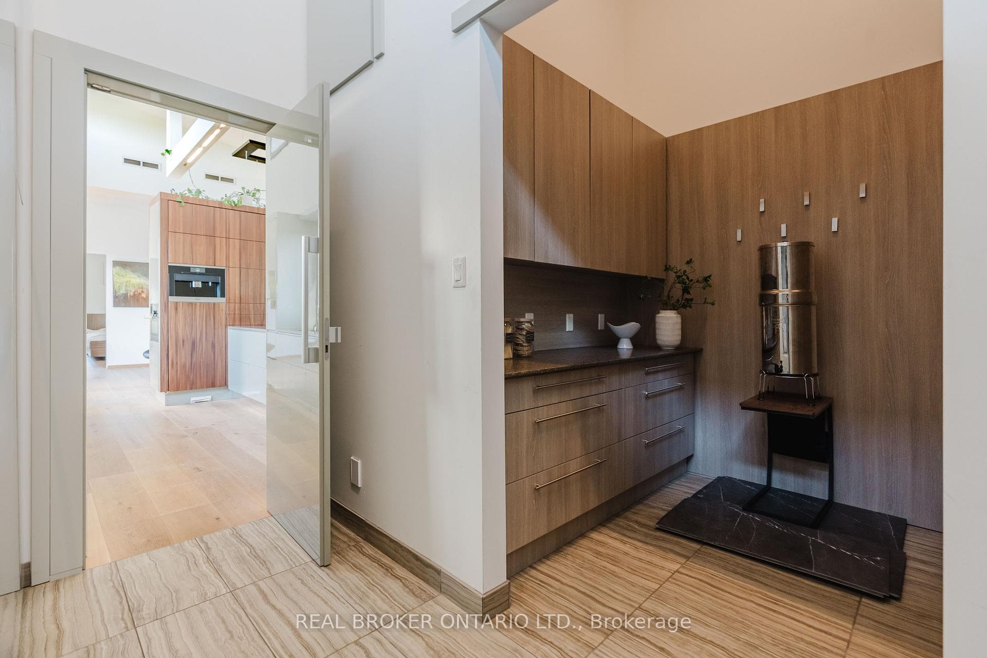 5879 Leitrim Road photo 16