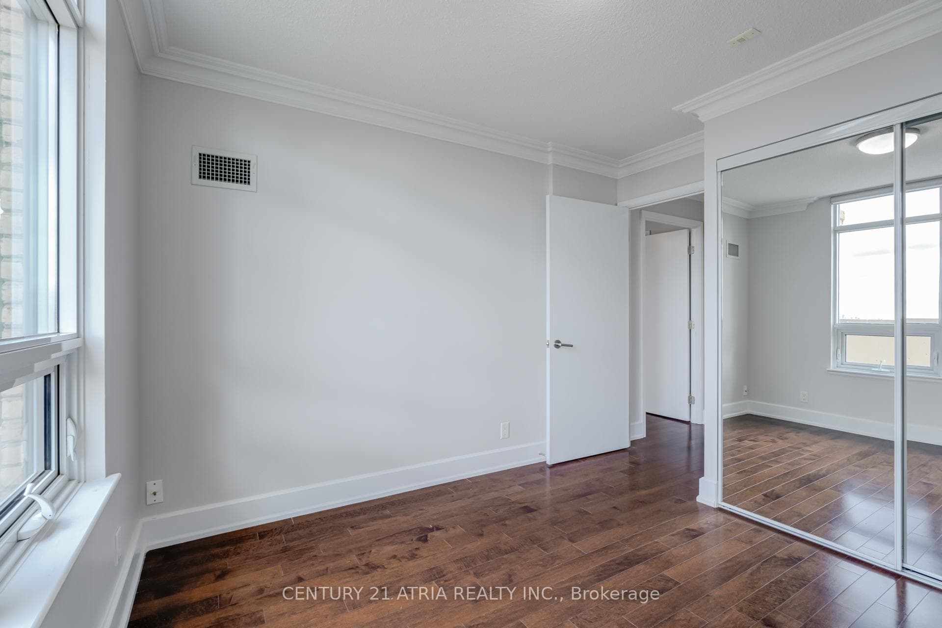 676 Sheppard Avenue Unit LPH703 photo 19