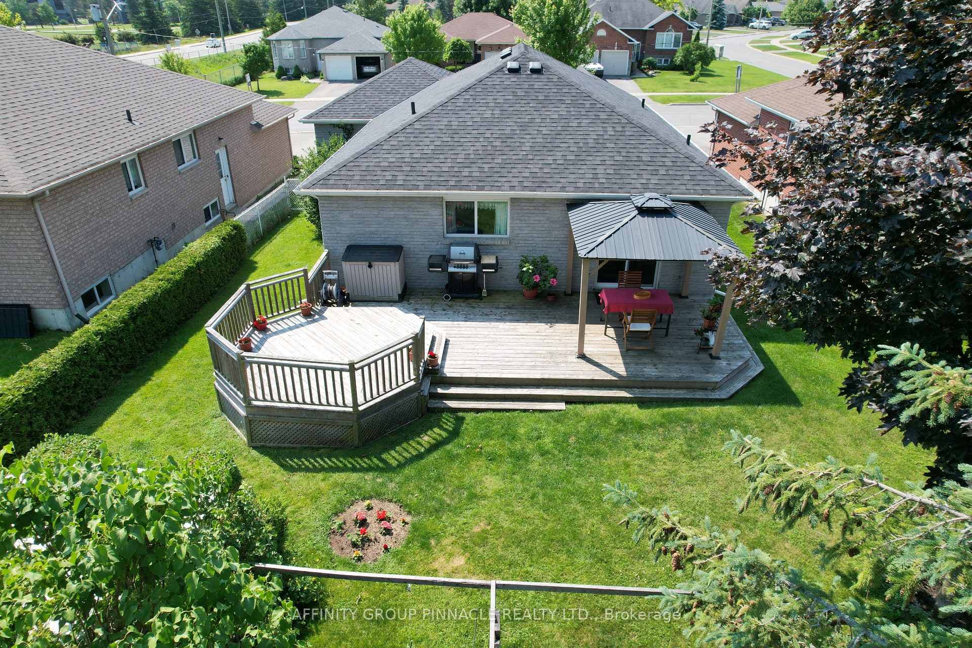 6 McGibbon Boulevard photo 28