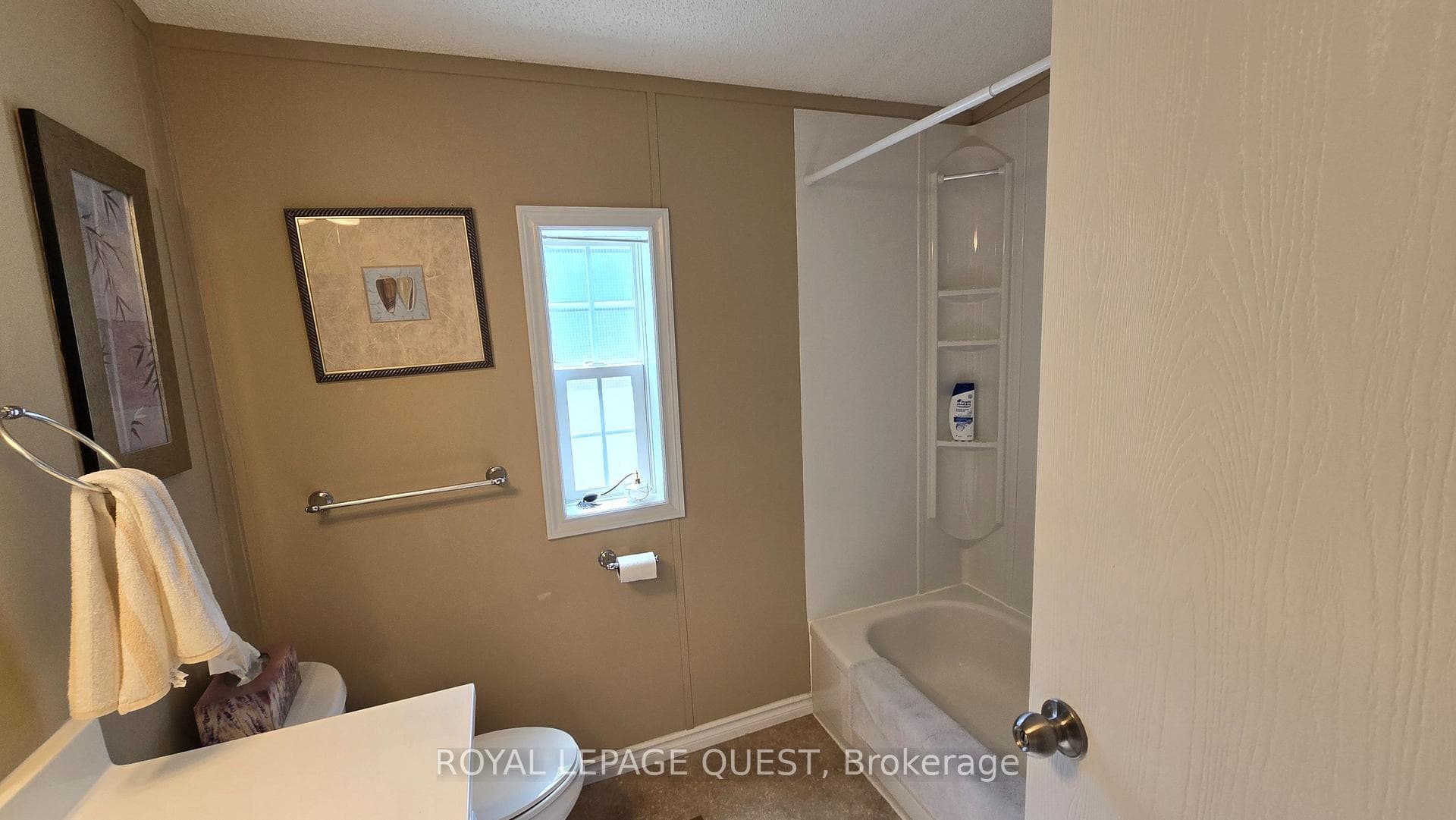 4040 Ash Crescent photo 12