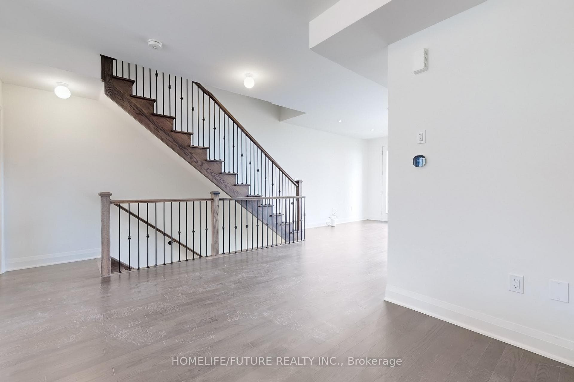 587 Port Darlington Road photo 10