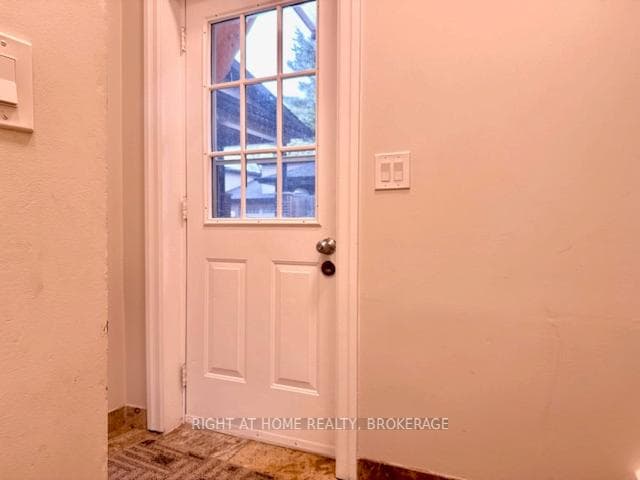 1433 Northmount Avenue Unit LOWER photo 8