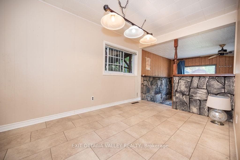 30 ALDER Crescent photo 15