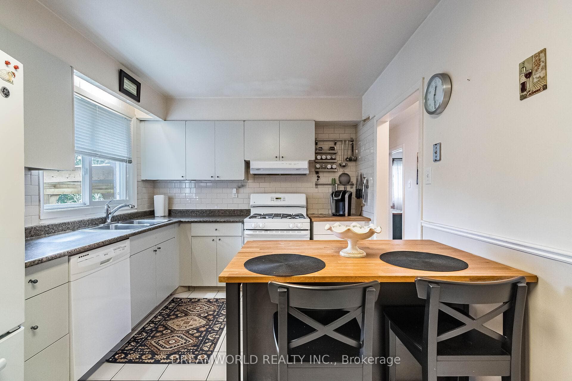 87 Fulwell Crescent photo 10