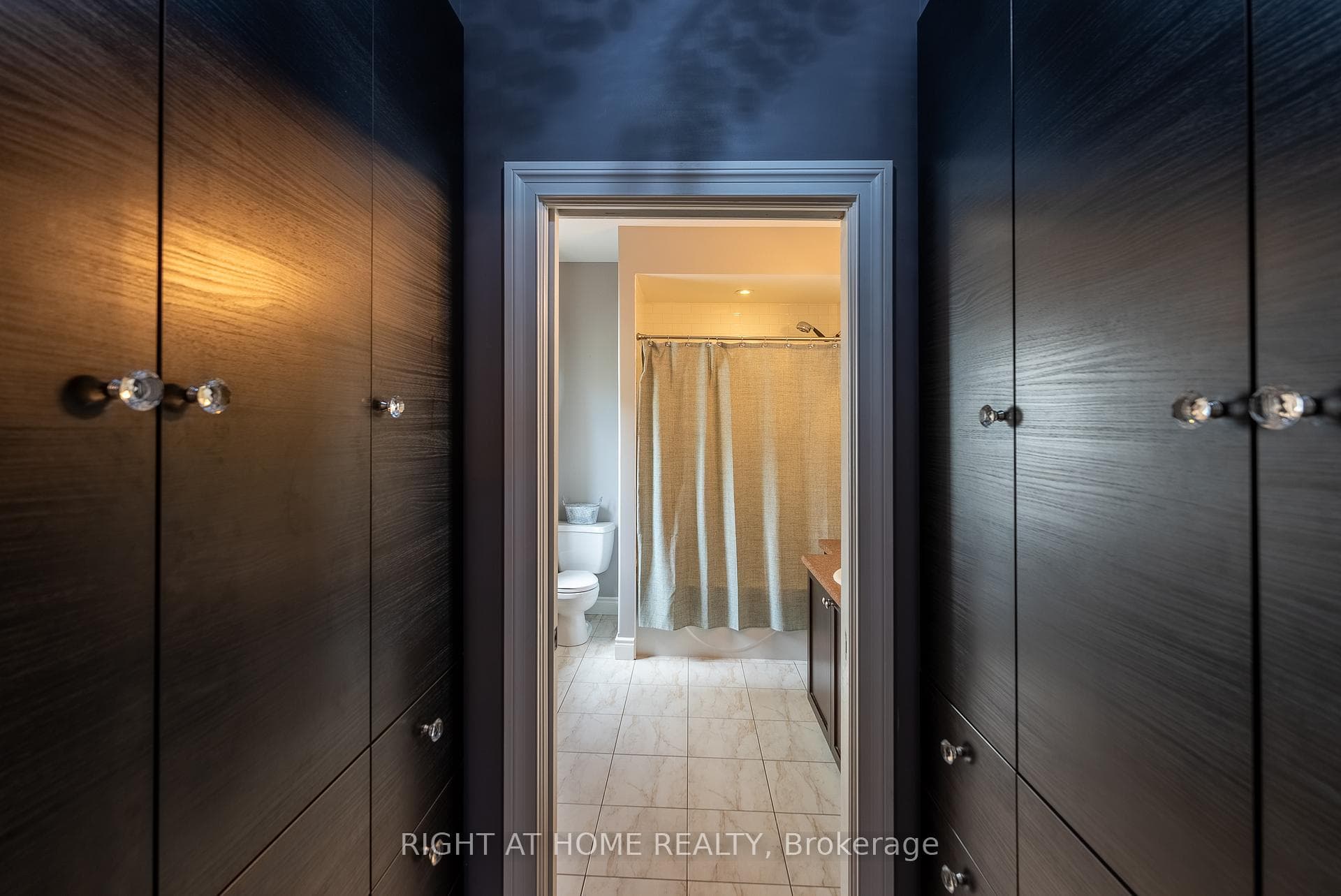 Prm bdrm Closet
