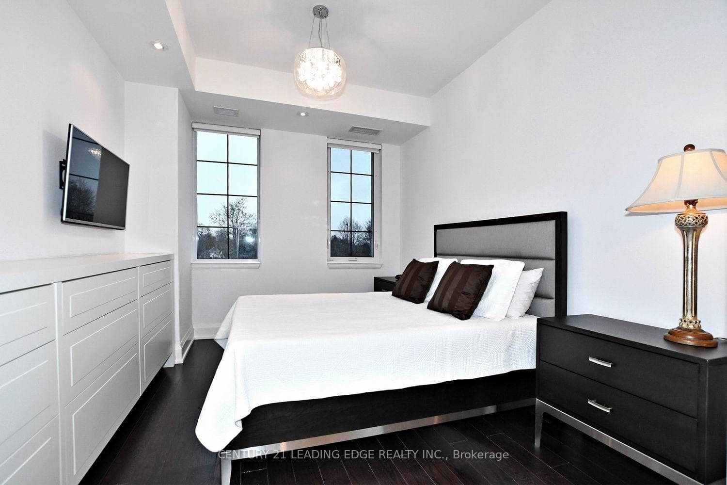 20 Fred Varley Drive Unit 327 photo 16