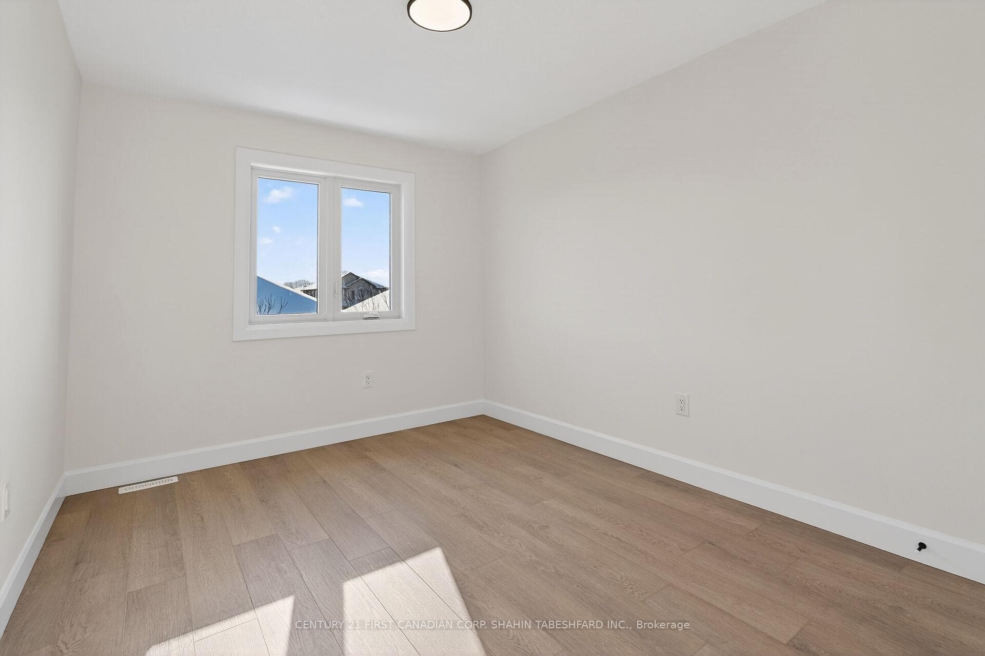 837 Catalpa Square photo 35