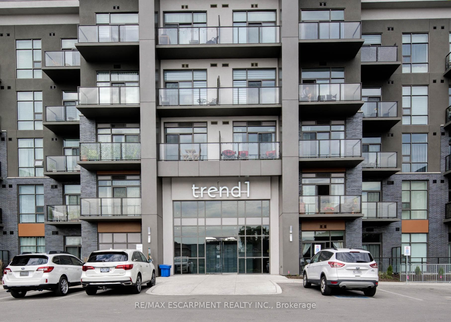 450 Dundas Street Unit 715 photo 2