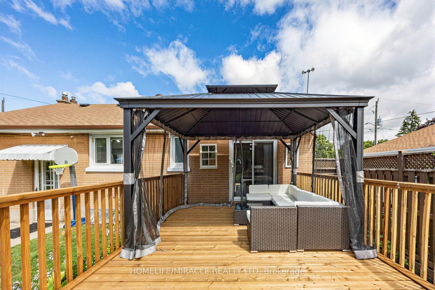 509 Beurling Avenue photo 36
