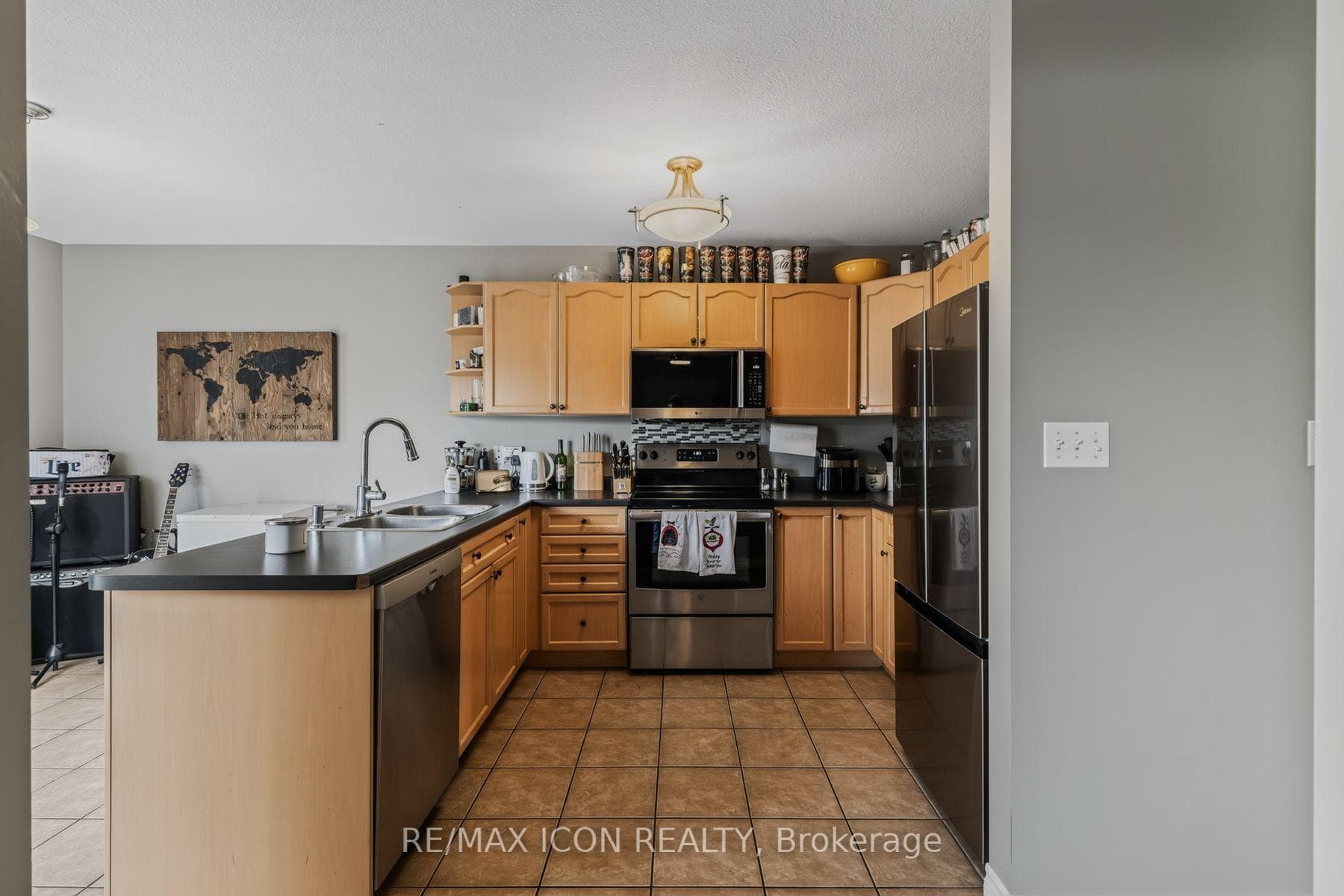 524 Ontario Street photo 11