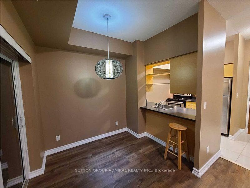 215 Queen Street Unit 1406 photo 6