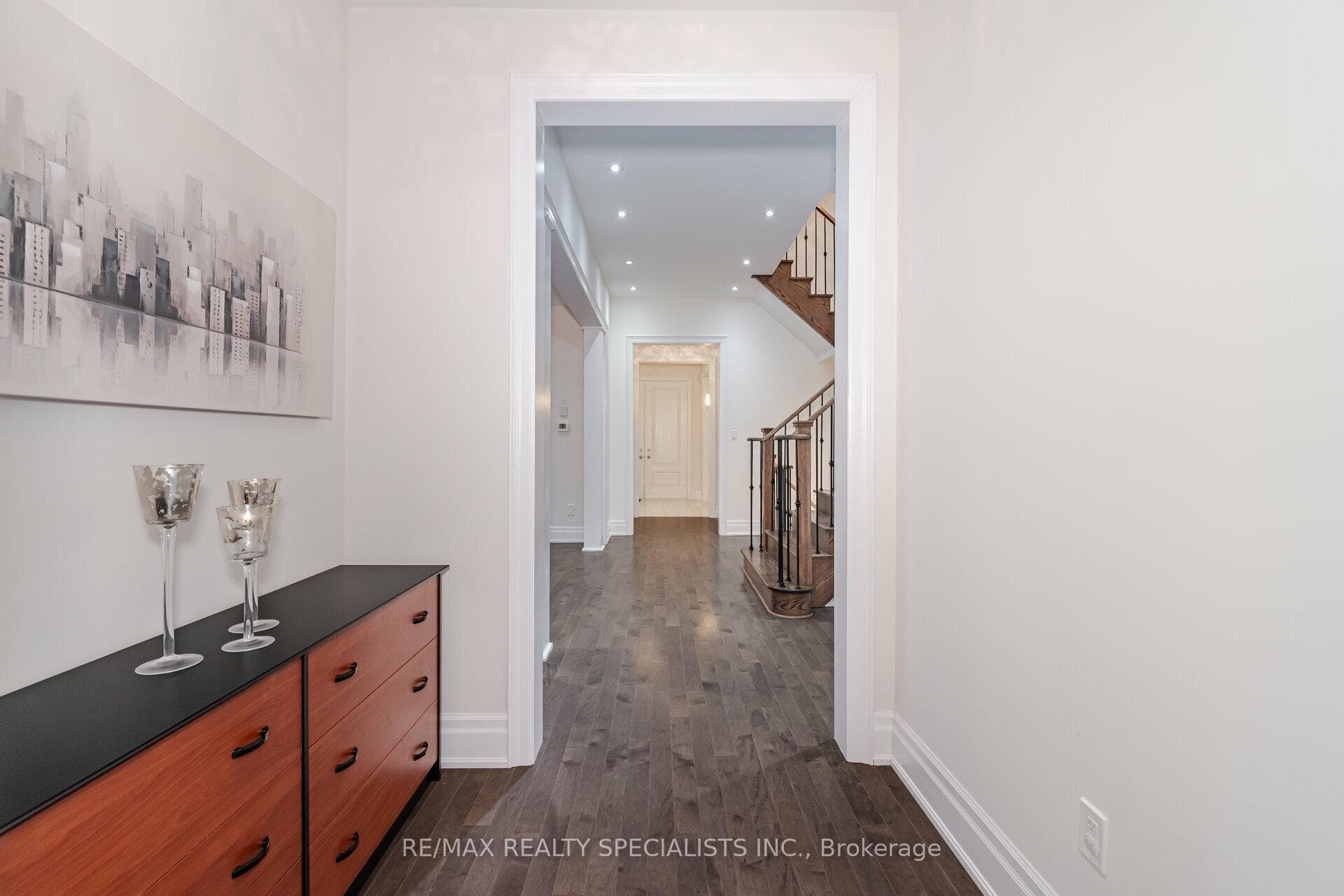 18 Falkland Road photo 21