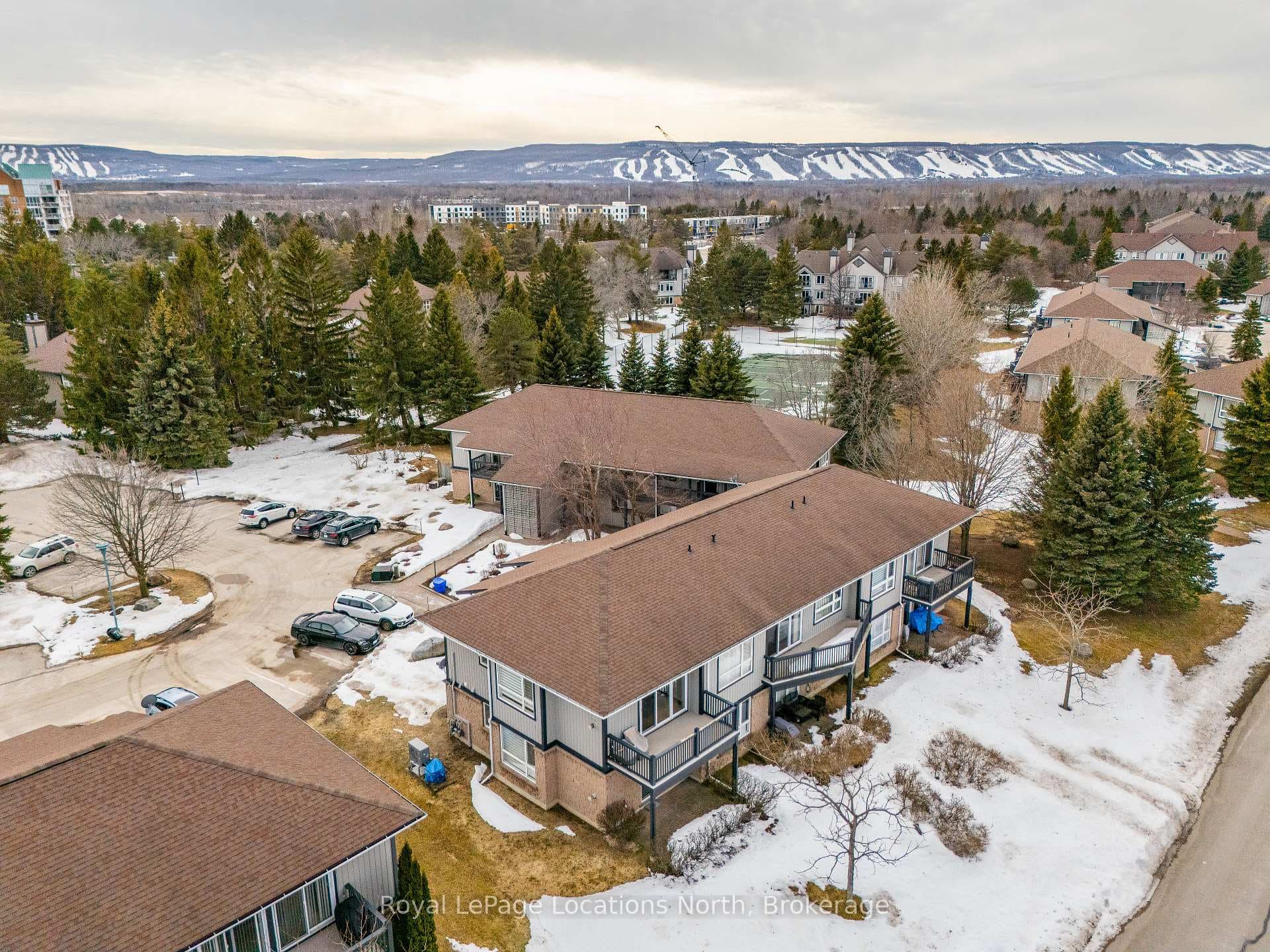 465 Mariners Way photo 32