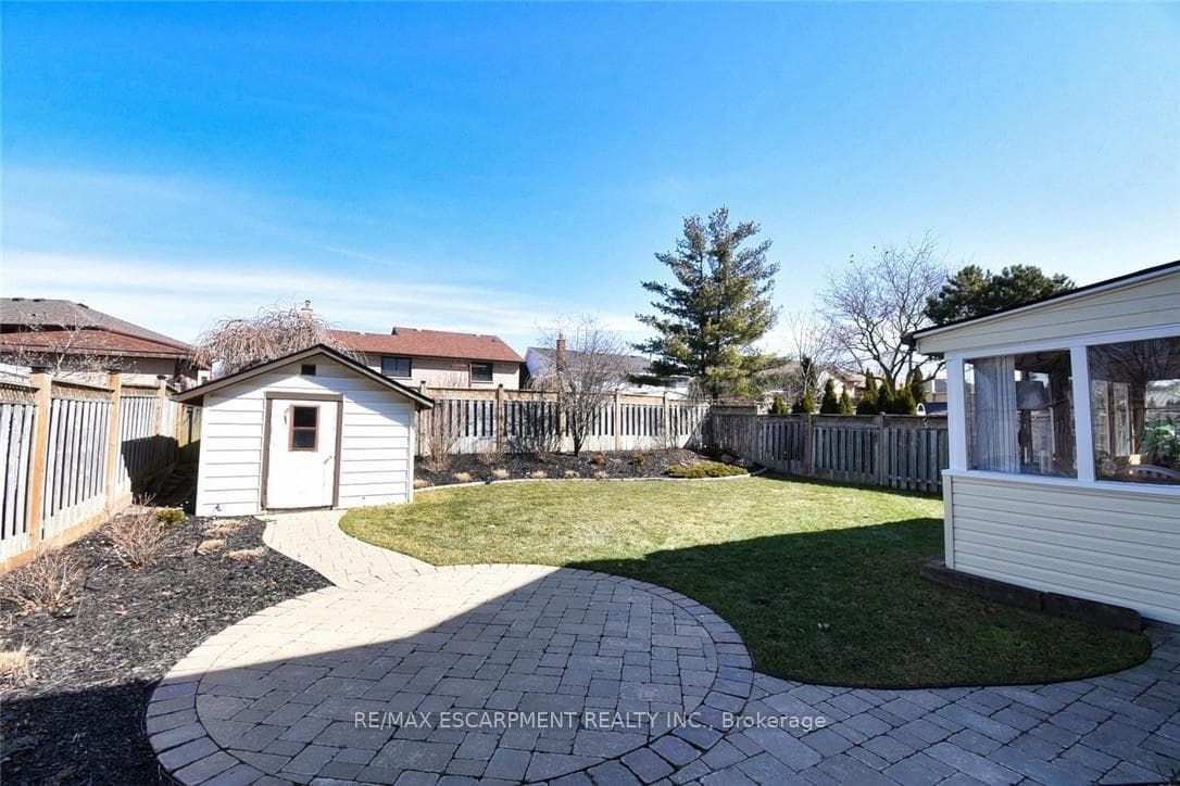 54 Ramsden Drive photo 37