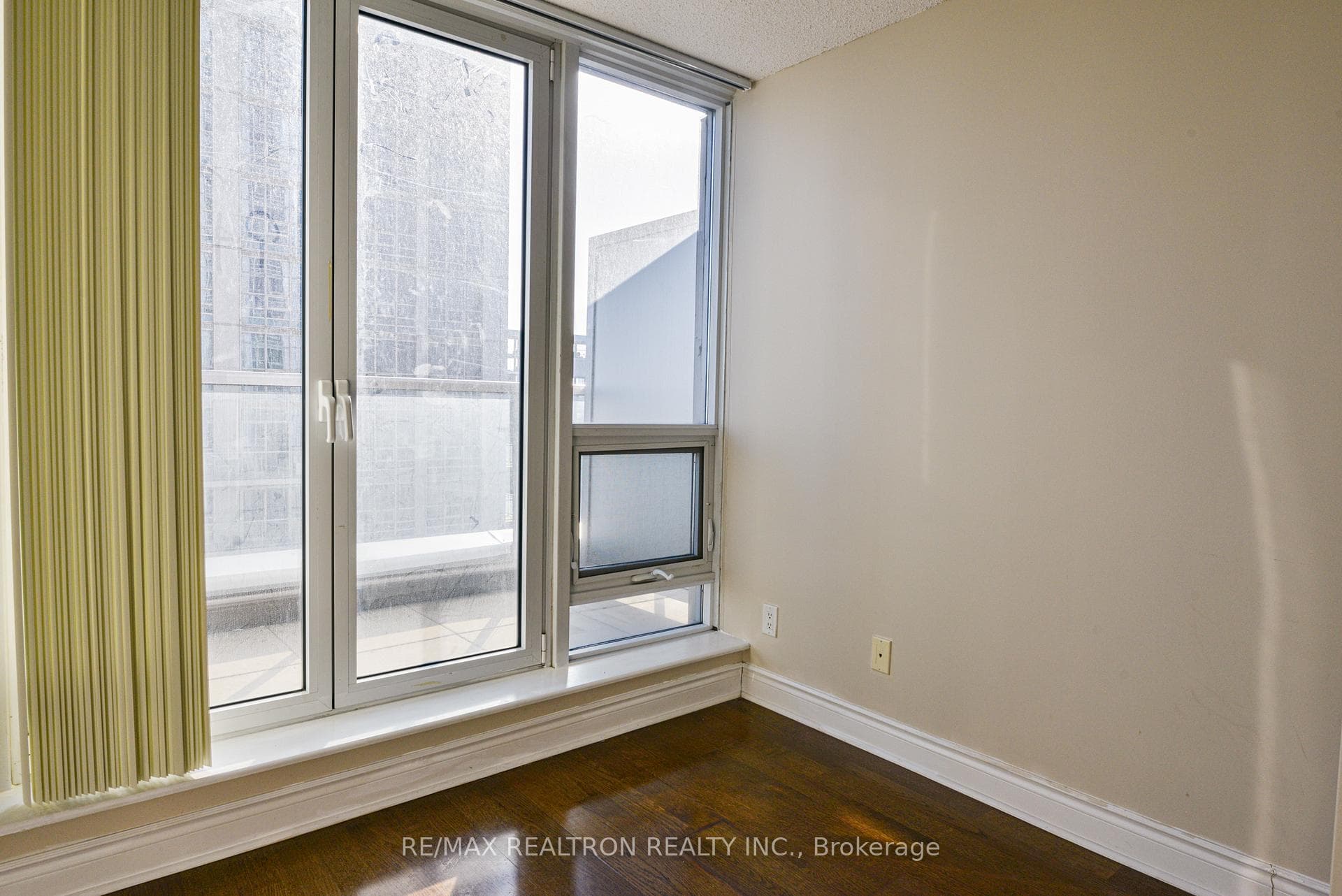 763 Bay Street Unit 3206 photo 11