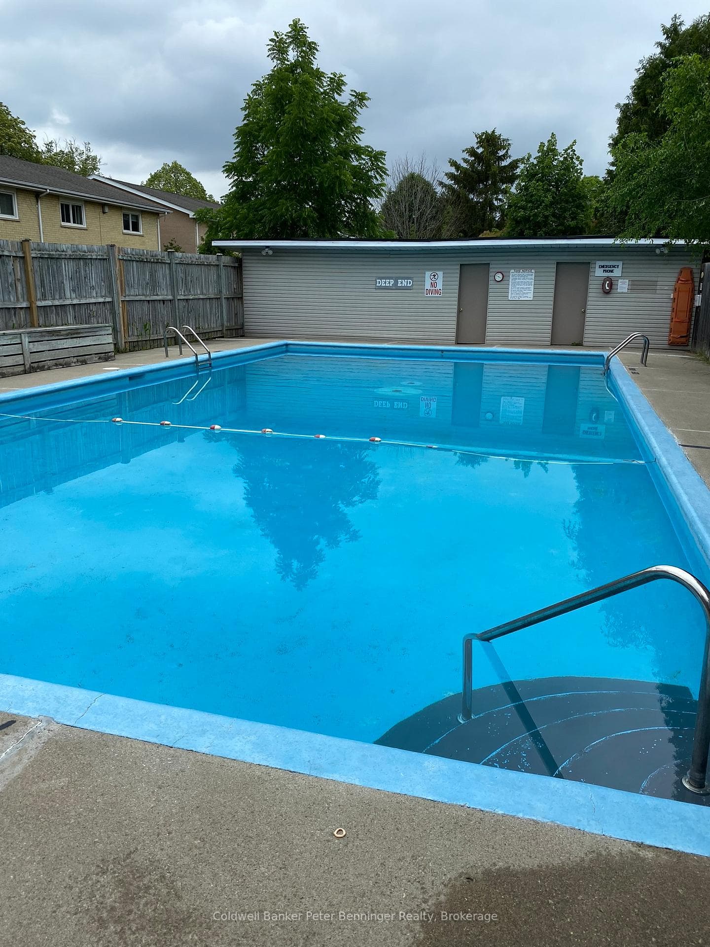summe photo of pool