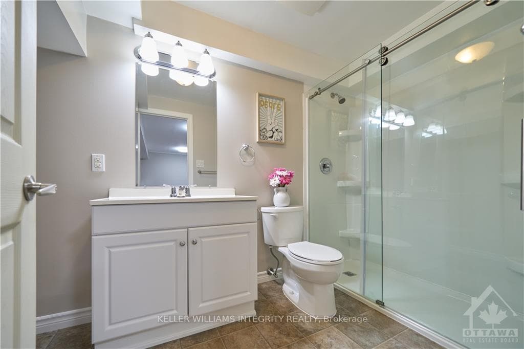 540 DUNDONALD Drive photo 27