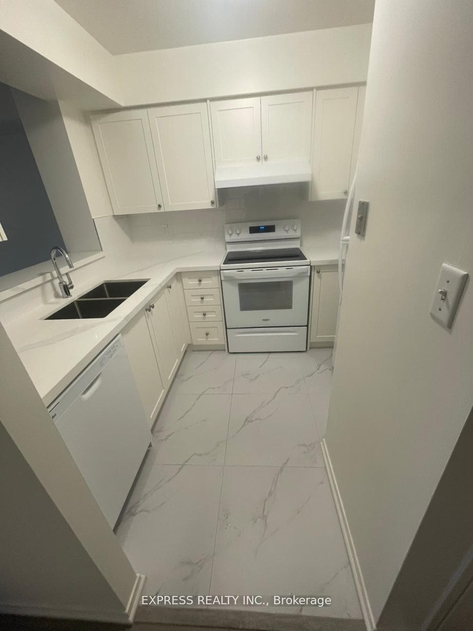 18 Hillcrest Avenue Unit 601 photo 2