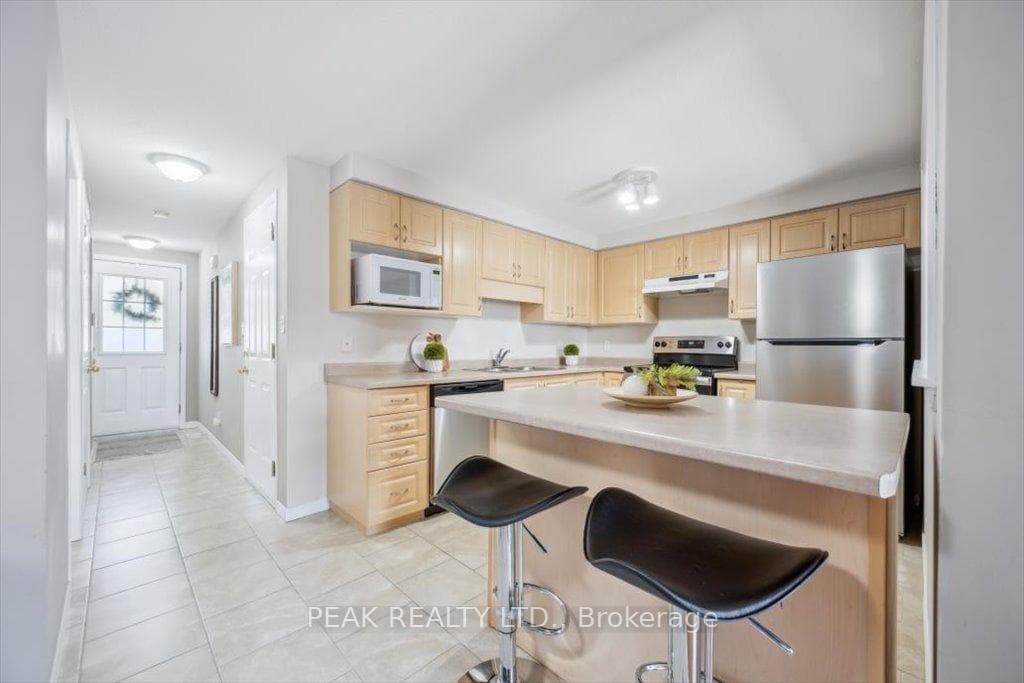 88 Foxglove Crescent photo 13