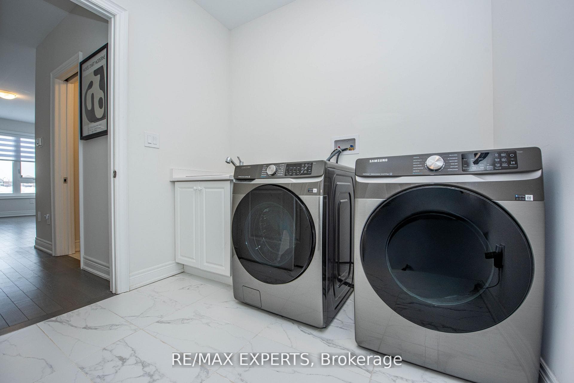 381 Inspire Boulevard photo 10