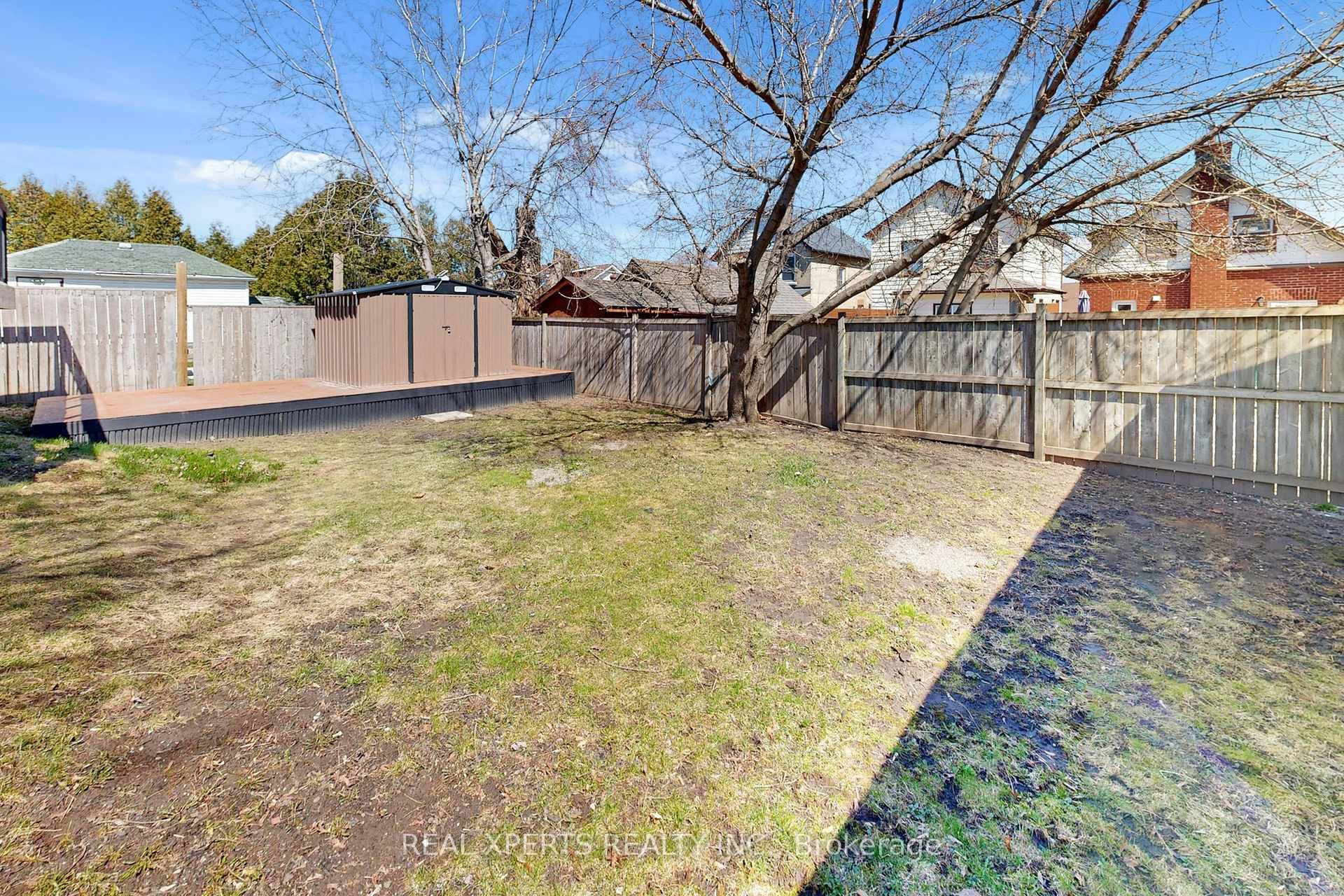 265 Clarke Street photo 28