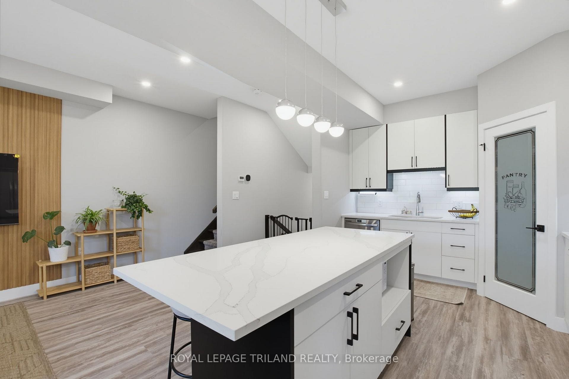 3557 Colonel Talbot Road Unit 14 photo 13
