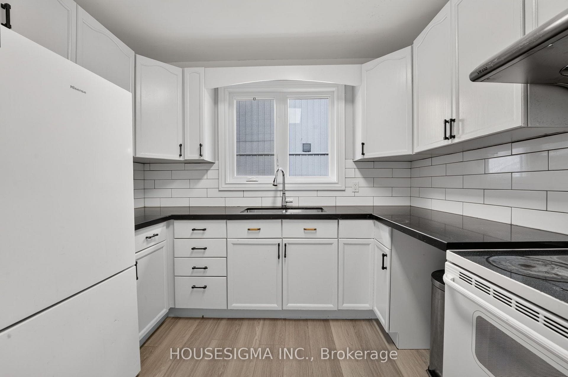 342 Carlton Street photo 10