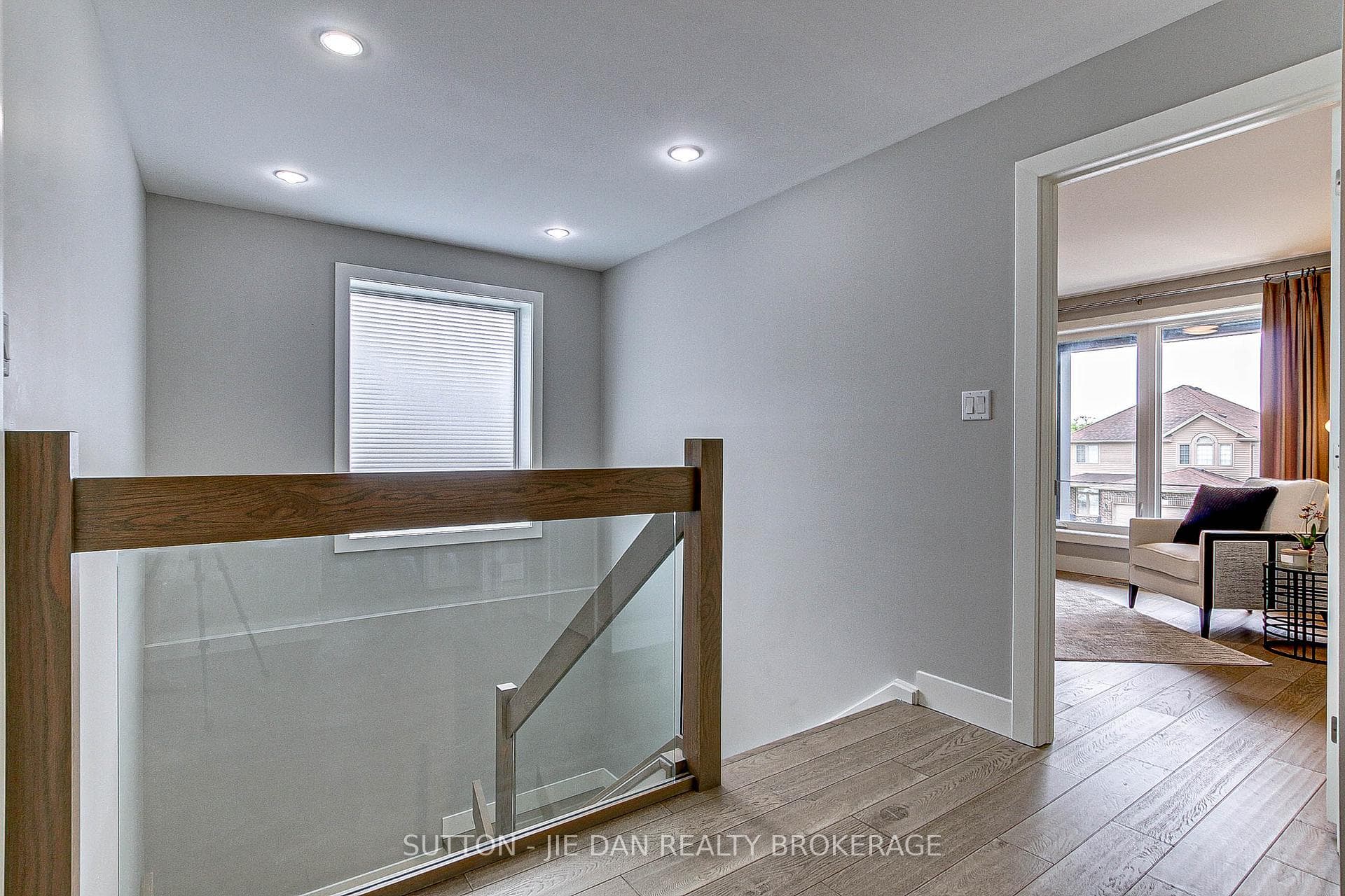 1072 Oakcrossing Road photo 14