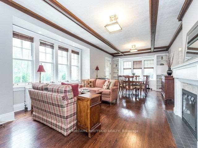 45 Sharron Drive photo 4